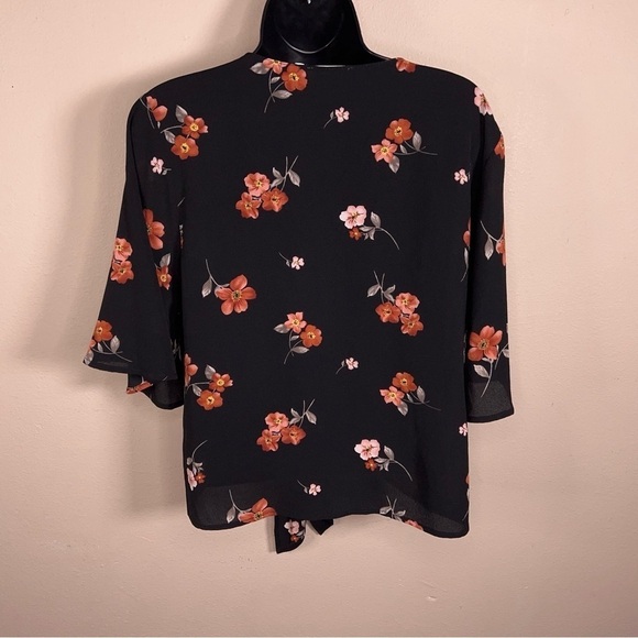 SMALL LUSH BLACK PINK FLORAL SHORT SLEEVE BLOUSE KNOT TIE ACCENT STRETCH  VNECK - Picture 8 of 12